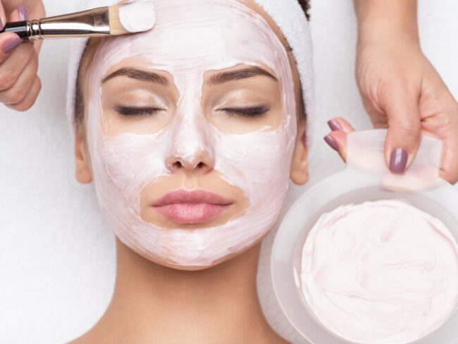 AQUAGOLD – THE “CELEBRITY” FACIAL