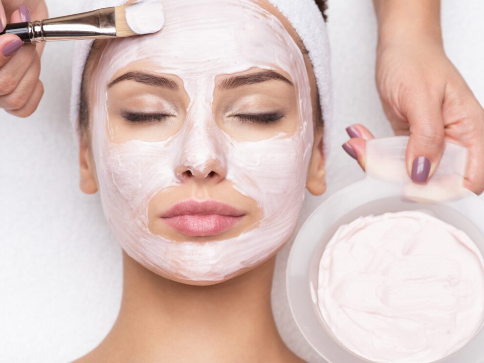 AQUAGOLD AQUAGOLD – THE “CELEBRITY” FACIAL